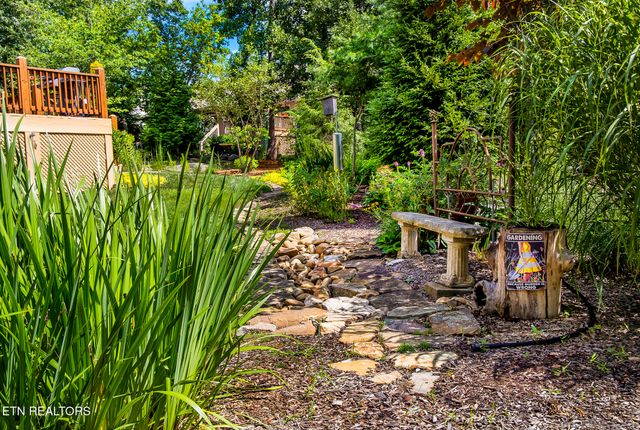 153 Berkshire Loop, Crossville, TN 38558