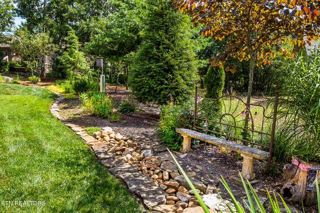 153 Berkshire Loop, Crossville, TN 38558