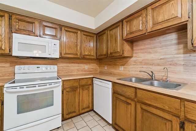 9828 Railroad, Midwest City, OK 73130