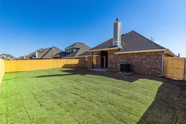 9321 NW 115th Terrace, Yukon, OK 73099