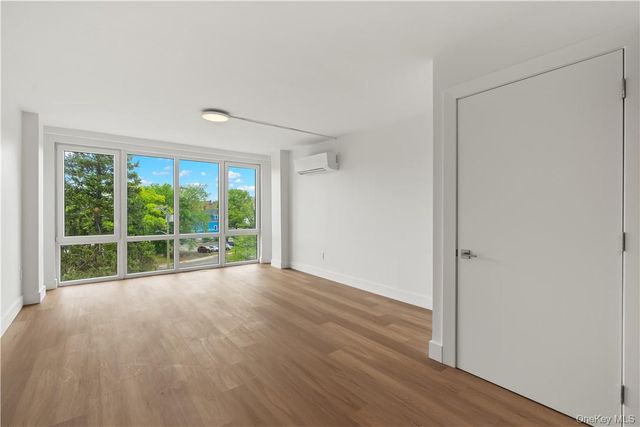 Ten Lyon Place 3J, White Plains, NY 10601