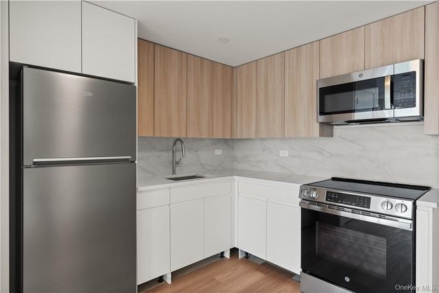 Ten Lyon Place 3J, White Plains, NY 10601