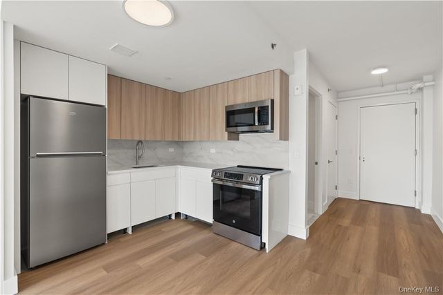 Ten Lyon Place 3J, White Plains, NY 10601