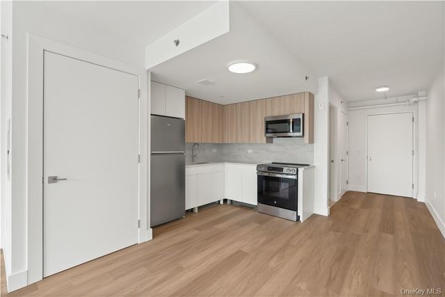 Ten Lyon Place 3J, White Plains, NY 10601