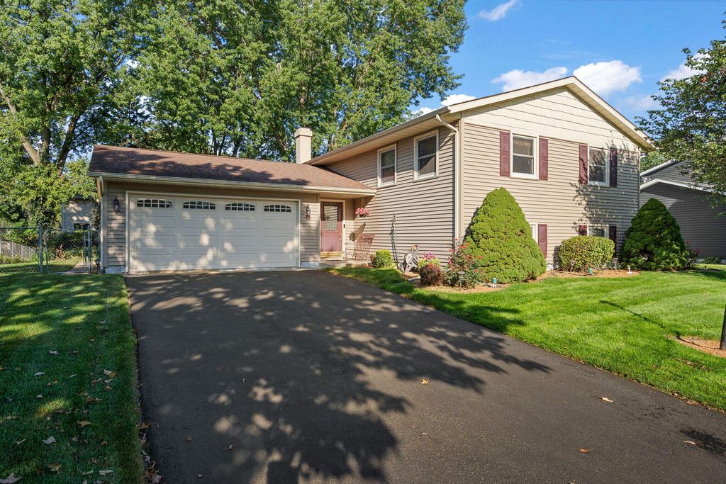 1403 Boca Lago Drive, Valparaiso, IN 46383