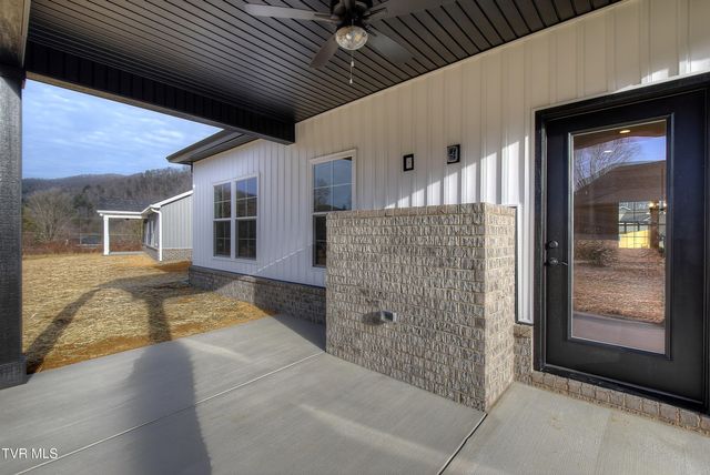 146 Ervin Loop, Erwin, TN 37650