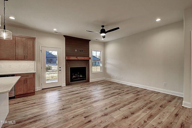 146 Ervin Loop, Erwin, TN 37650