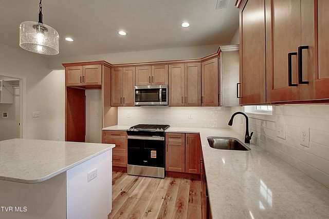 146 Ervin Loop, Erwin, TN 37650