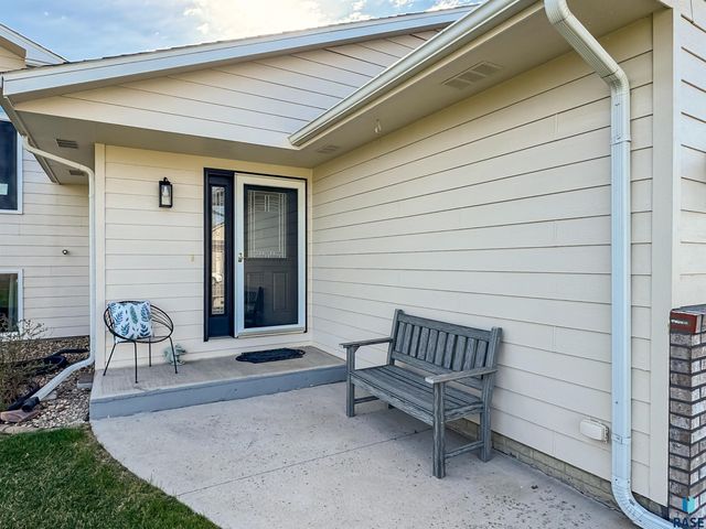 1812 S Monticello Ave Avenue, Sioux Falls, SD 57106