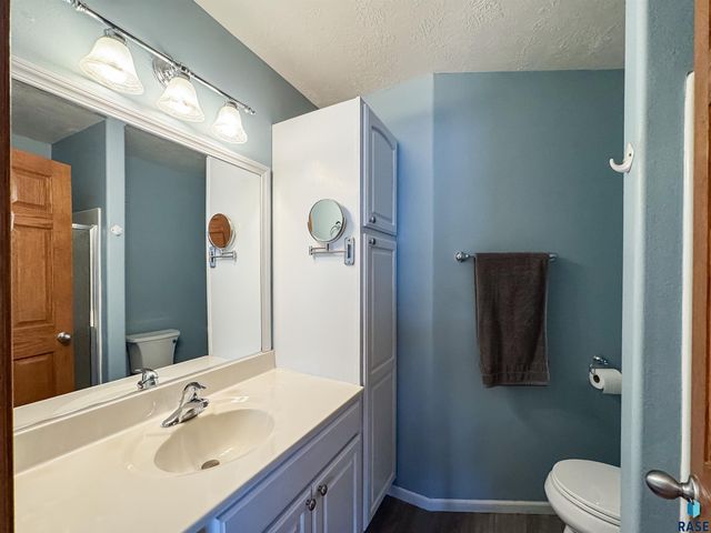 1812 S Monticello Ave Avenue, Sioux Falls, SD 57106
