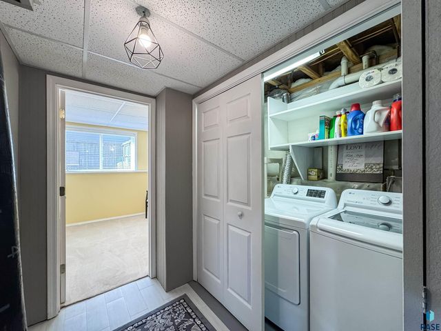 1812 S Monticello Ave Avenue, Sioux Falls, SD 57106