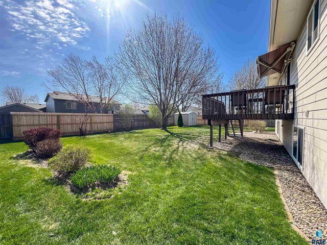 1812 S Monticello Ave Avenue, Sioux Falls, SD 57106