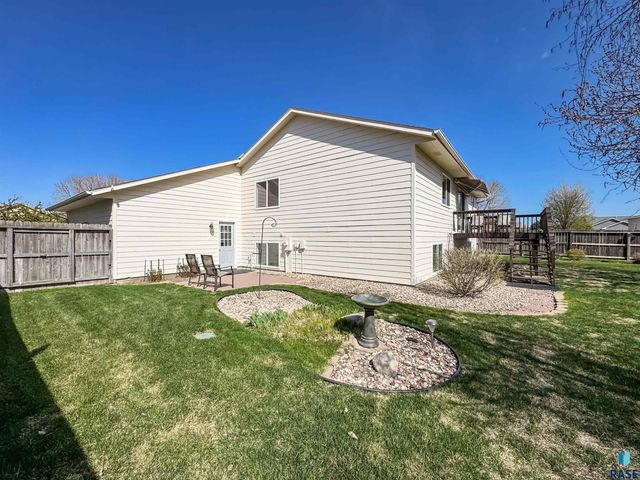 1812 S Monticello Ave Avenue, Sioux Falls, SD 57106