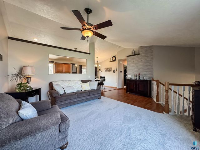 1812 S Monticello Ave Avenue, Sioux Falls, SD 57106