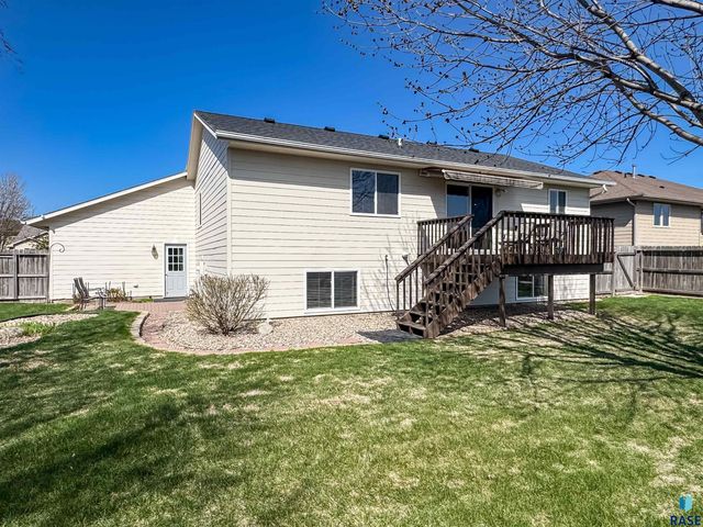1812 S Monticello Ave Avenue, Sioux Falls, SD 57106
