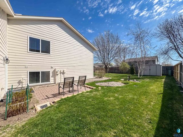 1812 S Monticello Ave Avenue, Sioux Falls, SD 57106