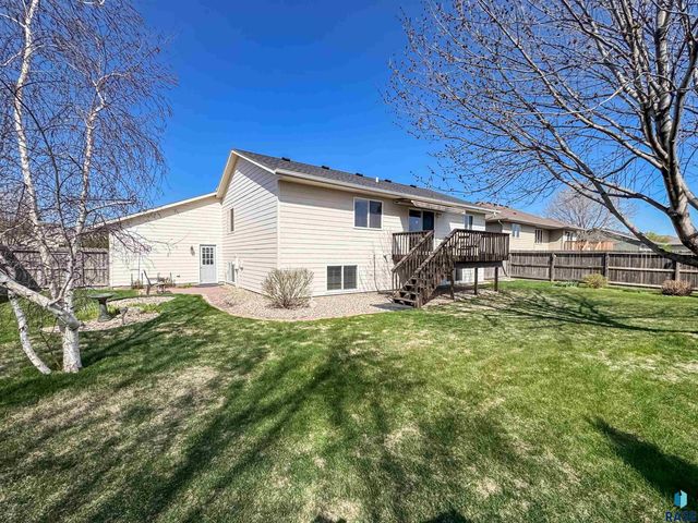 1812 S Monticello Ave Avenue, Sioux Falls, SD 57106