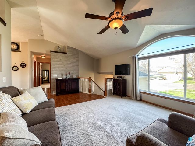 1812 S Monticello Ave Avenue, Sioux Falls, SD 57106