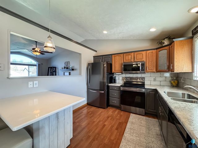 1812 S Monticello Ave Avenue, Sioux Falls, SD 57106