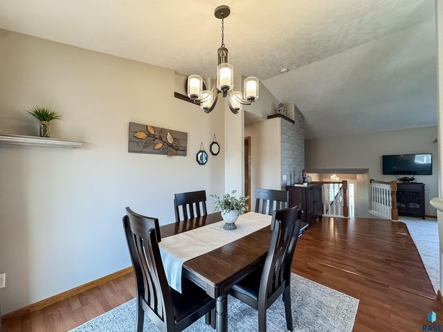 1812 S Monticello Ave Avenue, Sioux Falls, SD 57106