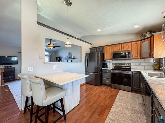 1812 S Monticello Ave Avenue, Sioux Falls, SD 57106