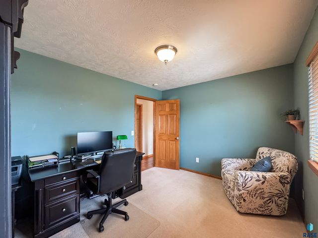 1812 S Monticello Ave Avenue, Sioux Falls, SD 57106