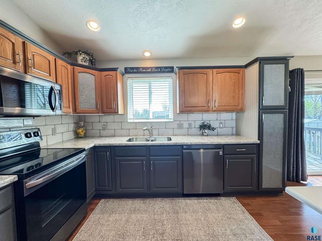 1812 S Monticello Ave Avenue, Sioux Falls, SD 57106