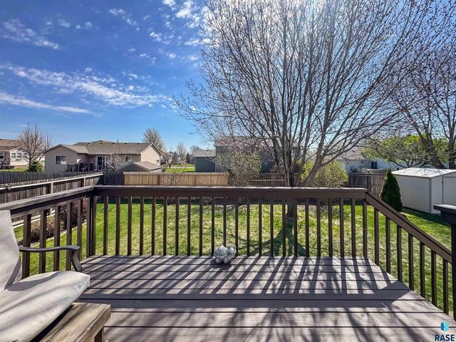 1812 S Monticello Ave Avenue, Sioux Falls, SD 57106