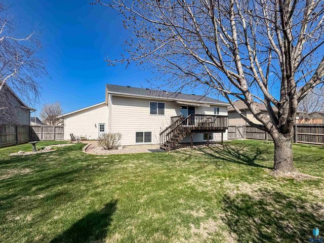 1812 S Monticello Ave Avenue, Sioux Falls, SD 57106