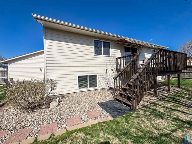 1812 S Monticello Ave Avenue, Sioux Falls, SD 57106