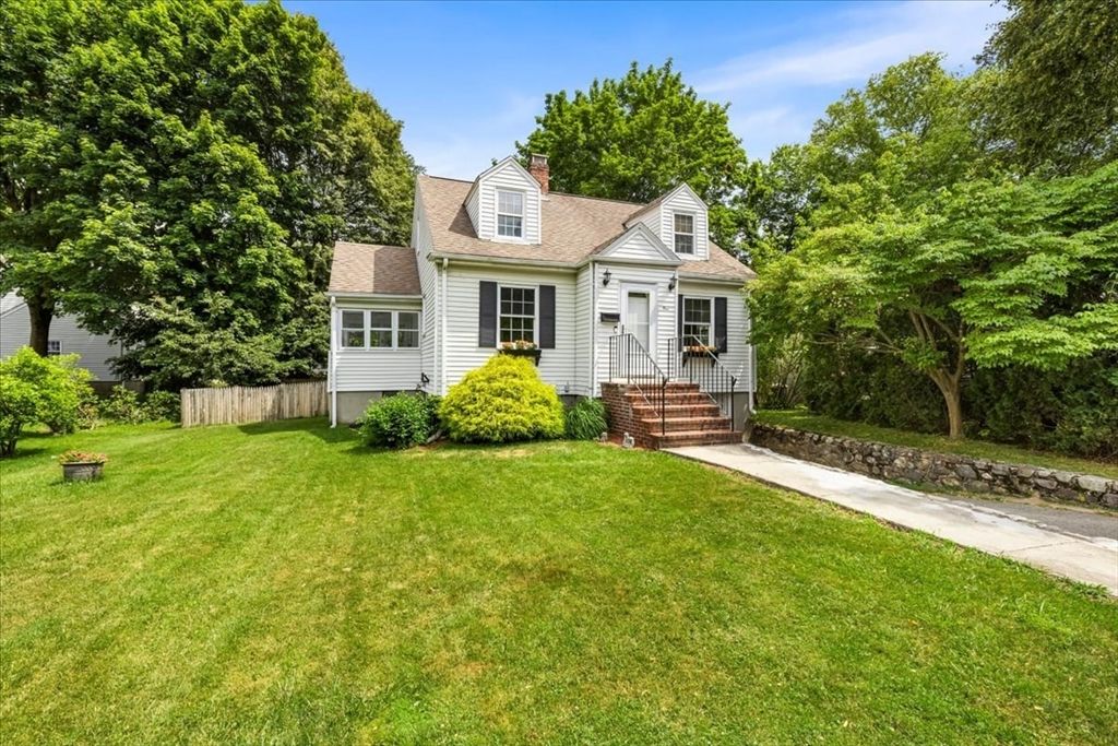 5 Marston Rd, Walpole, MA 02032