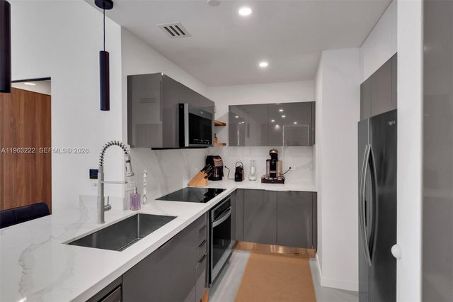 350 S Miami Ave 4103, Miami, FL 33130