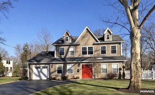44 Manor Road, Livingston, NJ 07039