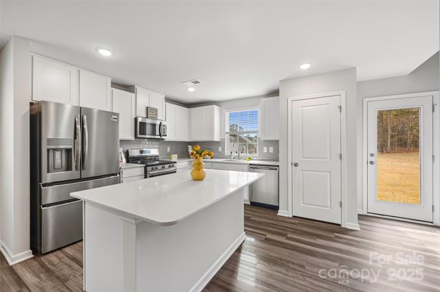 1512 Cottage Creek Drive, Bessemer City, NC 28016