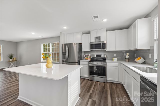 1512 Cottage Creek Drive, Bessemer City, NC 28016