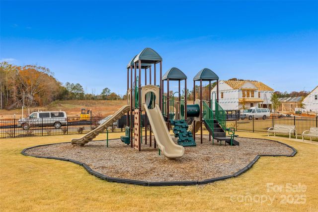 1512 Cottage Creek Drive, Bessemer City, NC 28016