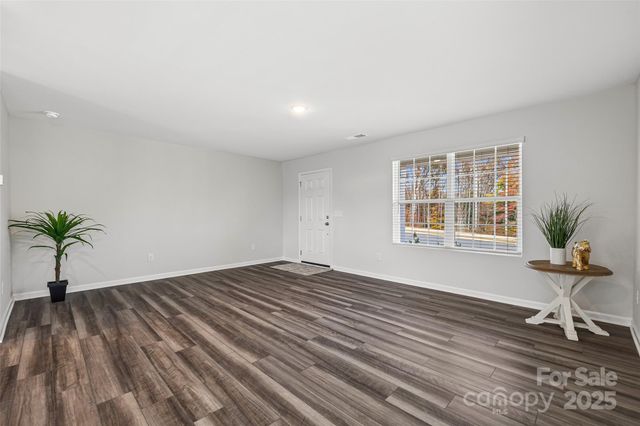 1512 Cottage Creek Drive, Bessemer City, NC 28016