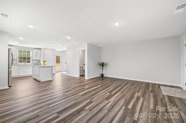 1512 Cottage Creek Drive, Bessemer City, NC 28016