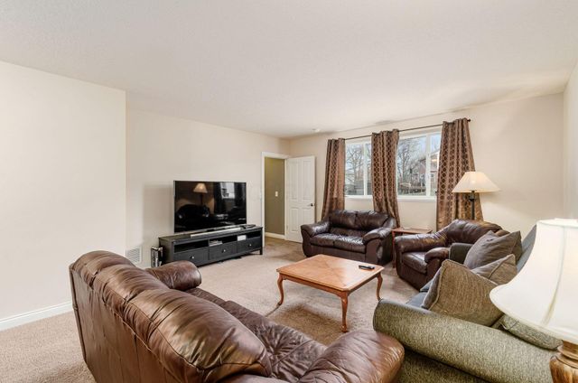 2776 Glenwood Way, Hilliard, OH 43026