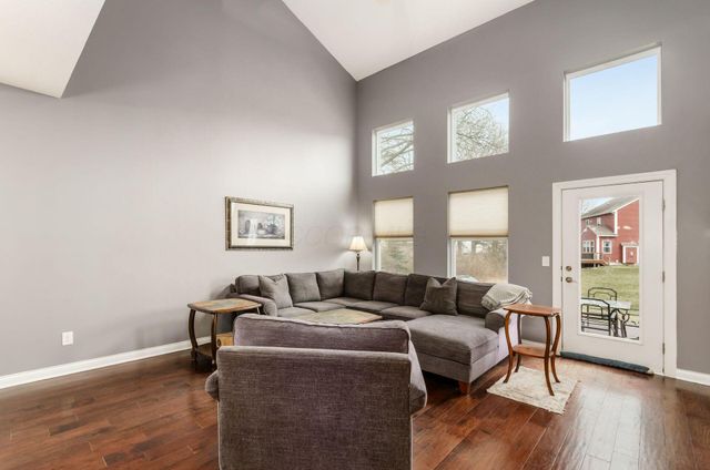 2776 Glenwood Way, Hilliard, OH 43026