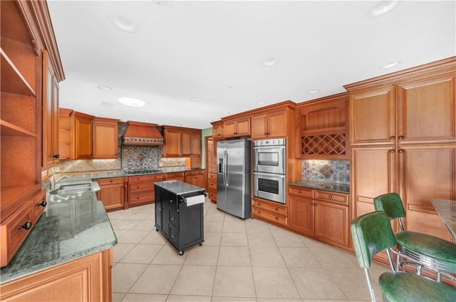 3240 Chimney Point Drive, Cumming, GA 30041