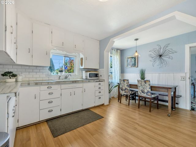 84 Se 10TH Pl, Warrenton, OR 97146