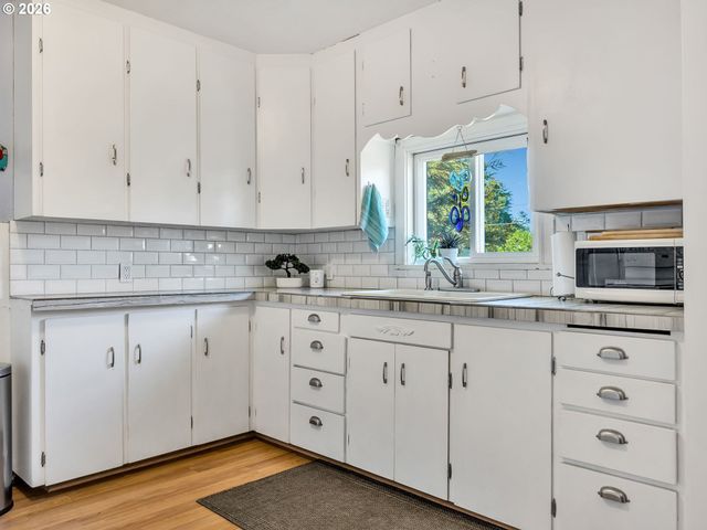 84 Se 10TH Pl, Warrenton, OR 97146