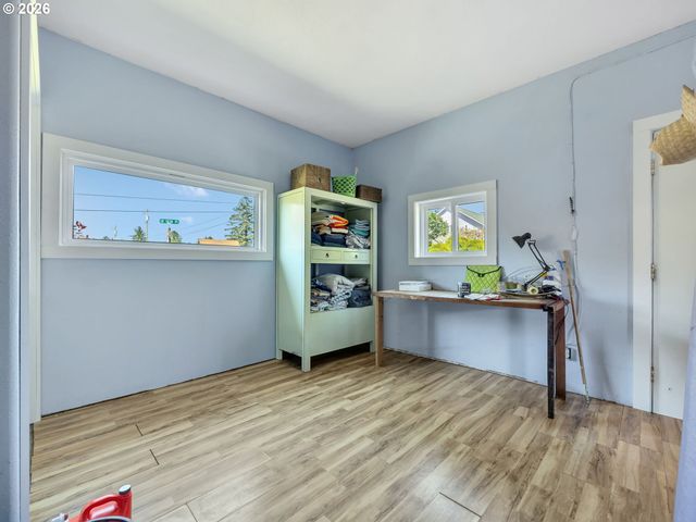 84 Se 10TH Pl, Warrenton, OR 97146