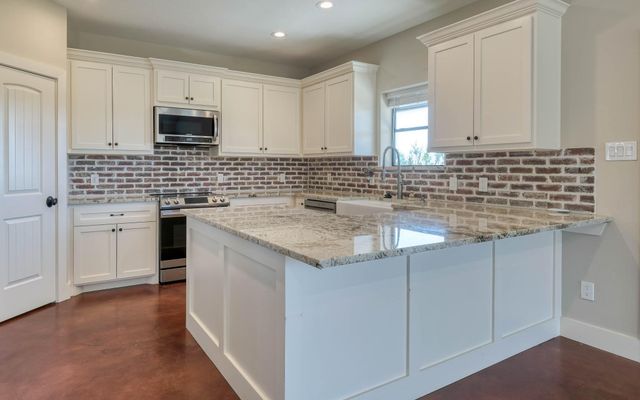 40934 Thomas Lane, Hempstead, TX 77445