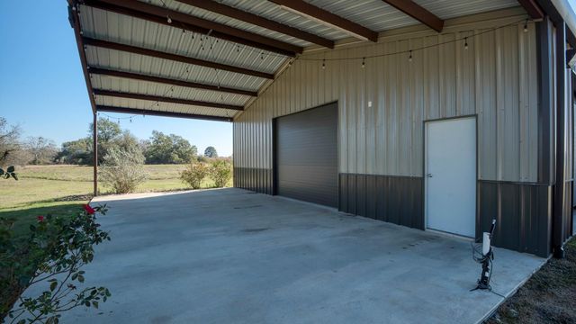 40934 Thomas Lane, Hempstead, TX 77445