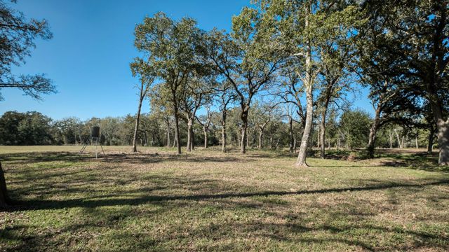 40934 Thomas Lane, Hempstead, TX 77445