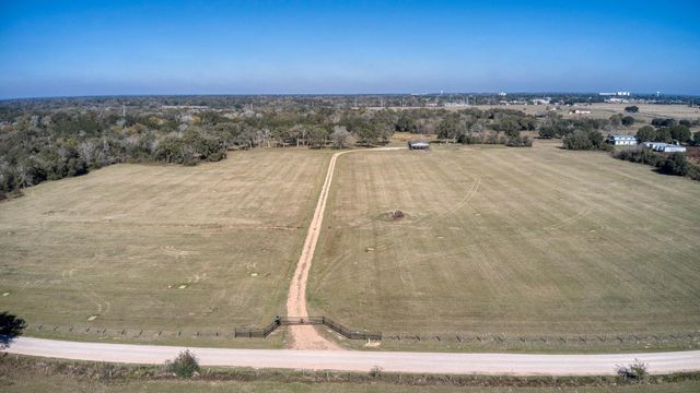 40934 Thomas Lane, Hempstead, TX 77445