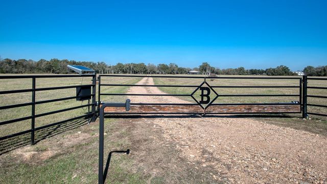 40934 Thomas Lane, Hempstead, TX 77445