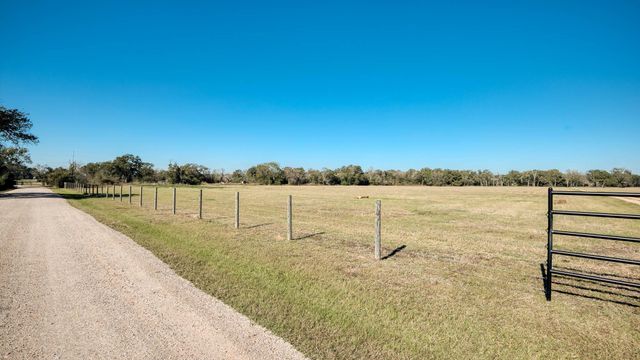 40934 Thomas Lane, Hempstead, TX 77445